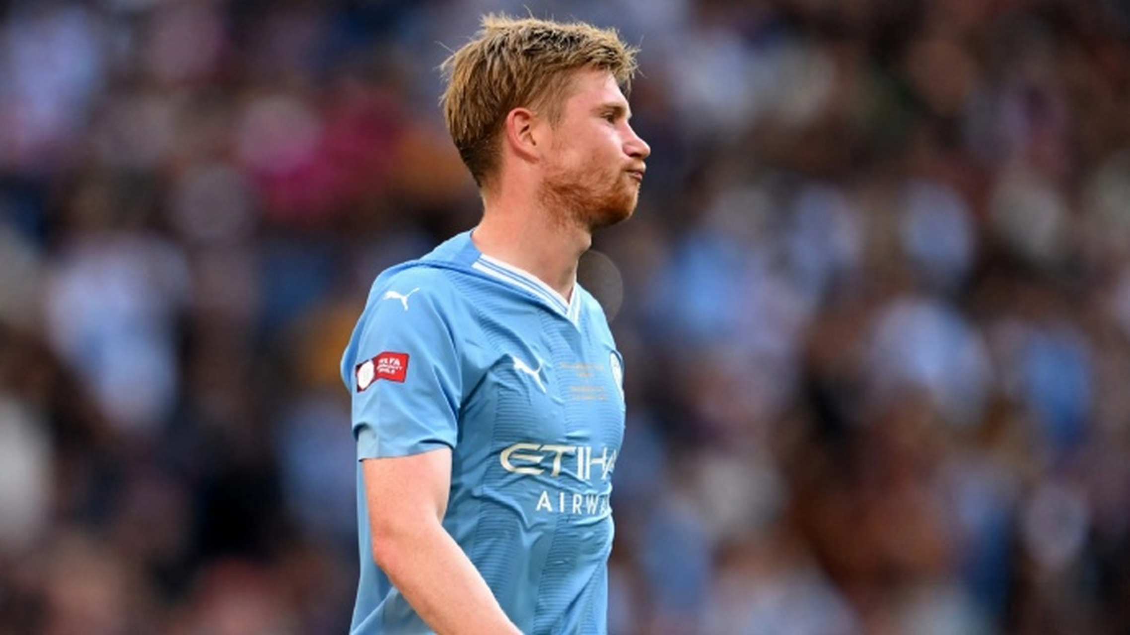 德布劳内在巴塞罗那比赛中惊险取胜，战术调整引发热议！的简单介绍免费游戏下载中心